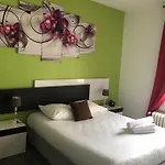 Ξενοδοχείο Logis Du Cirque Centre Historique 2*