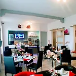 Logis Du Cirque Centre Historique Ξενοδοχείο 2*