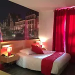 Logis Du Cirque Centre Historique 2*