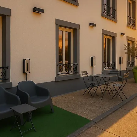 Logis Du Cirque Centre Historique 2*