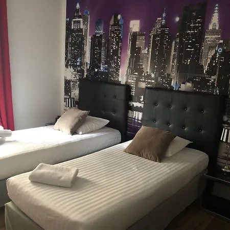 Logis Du Cirque Centre Historique Hotel 2*