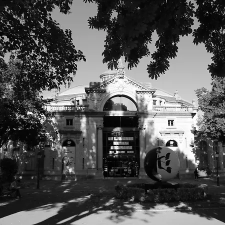 Logis Du Cirque Centre Historique Hotel