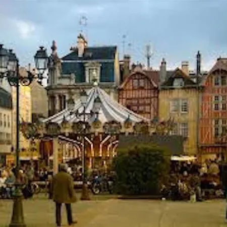 Logis Du Cirque Centre Historique 2* Troyes