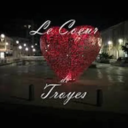 Otel Logis Du Cirque Centre Historique Troyes