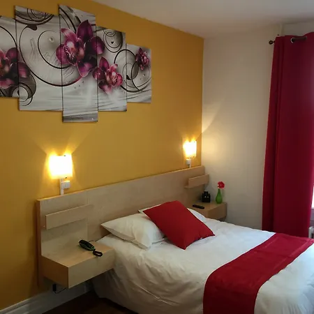 Szálloda Logis Du Cirque Centre Historique 2*