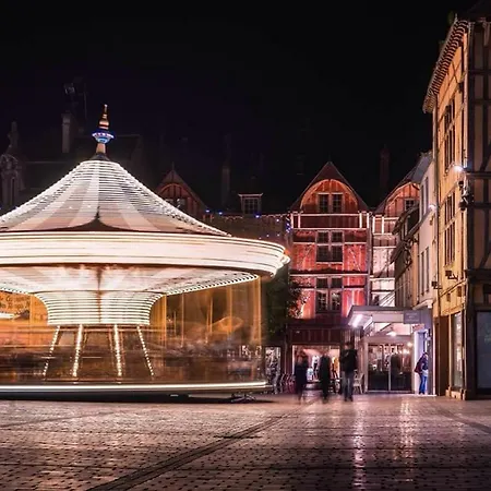 Hotel Logis Du Cirque Centre Historique Troyes