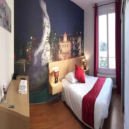 Logis Du Cirque Centre Historique Hotel
