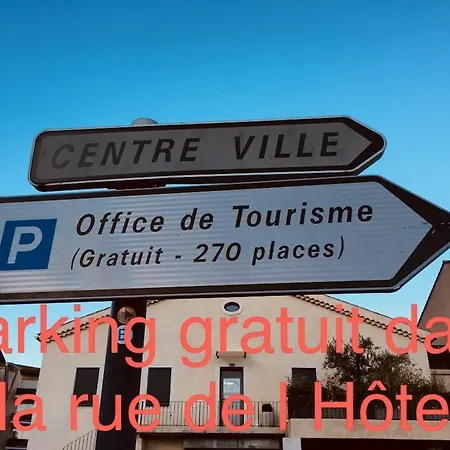 Logis Du Cirque Centre Historique 2*