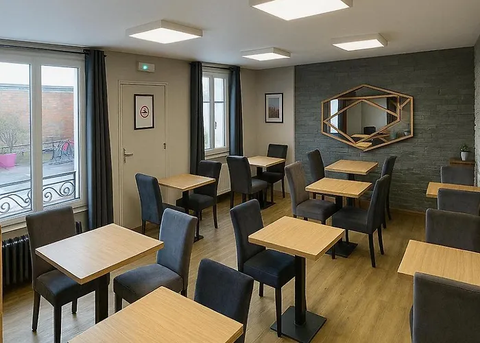 Logis Du Cirque Centre Historique 2*