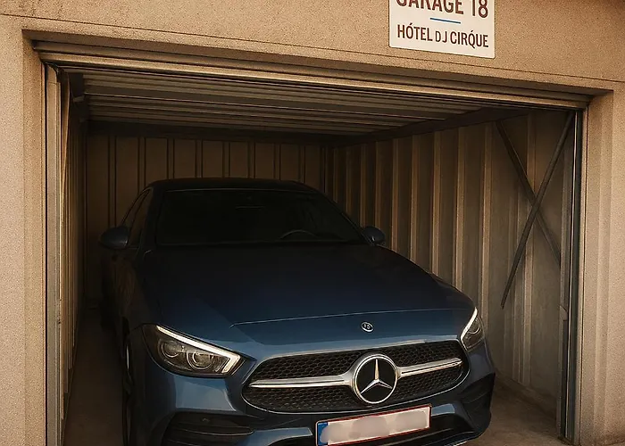 Logis Du Cirque Centre Historique Hotell