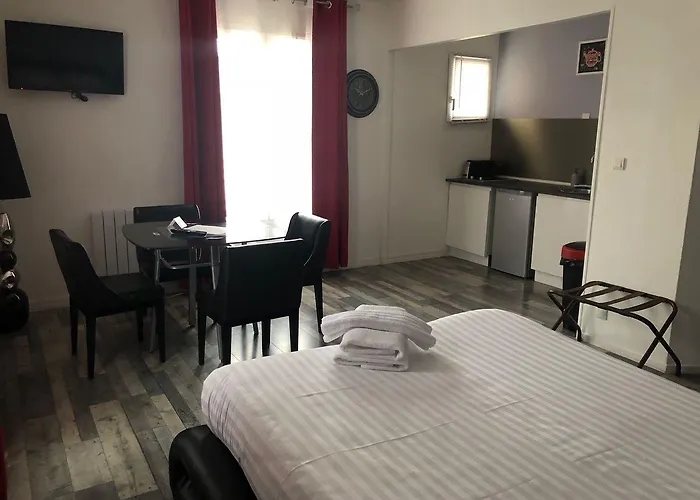 Hotel Logis Du Cirque Centre Historique