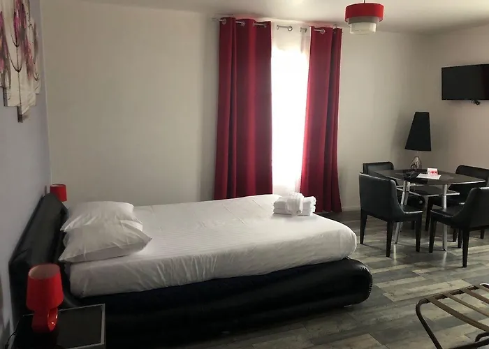 Logis Du Cirque Centre Historique 2* Troyes