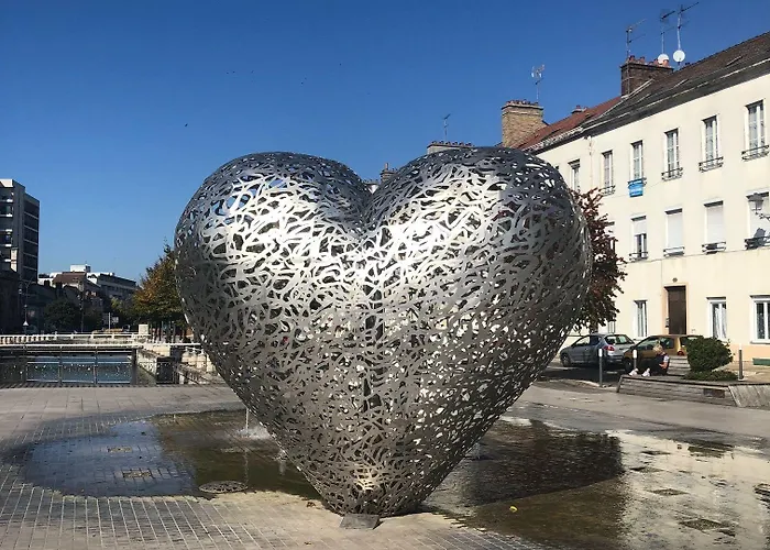 Logis Du Cirque Centre Historique Hotel