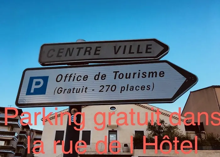 Logis Du Cirque Centre Historique 2*